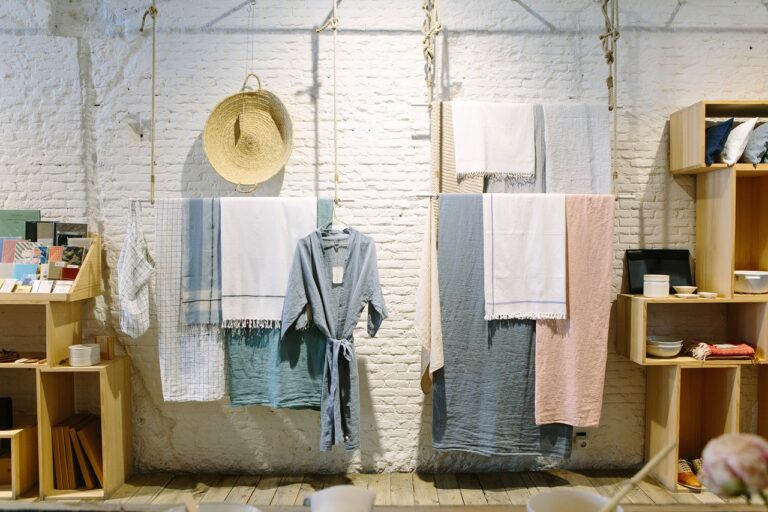 How to Build a DIY Scarf Rack Wall: A Practical Step-by-Step Guide