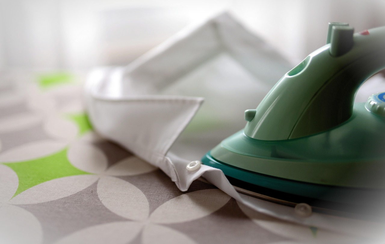 iron, shirt, ironing board, ironing, shirt collar, laundry, ironing service, clothing, work, service, household chore, h