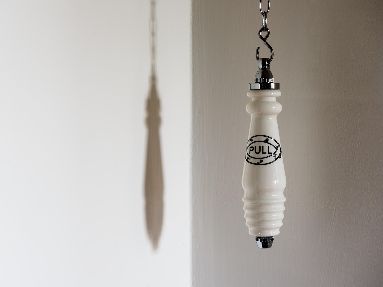 pull, handle, lavatory, wc, toilet, cistern, flush, sanitation, chain, old, nature, vintage, retro, shadow, porcelain, i