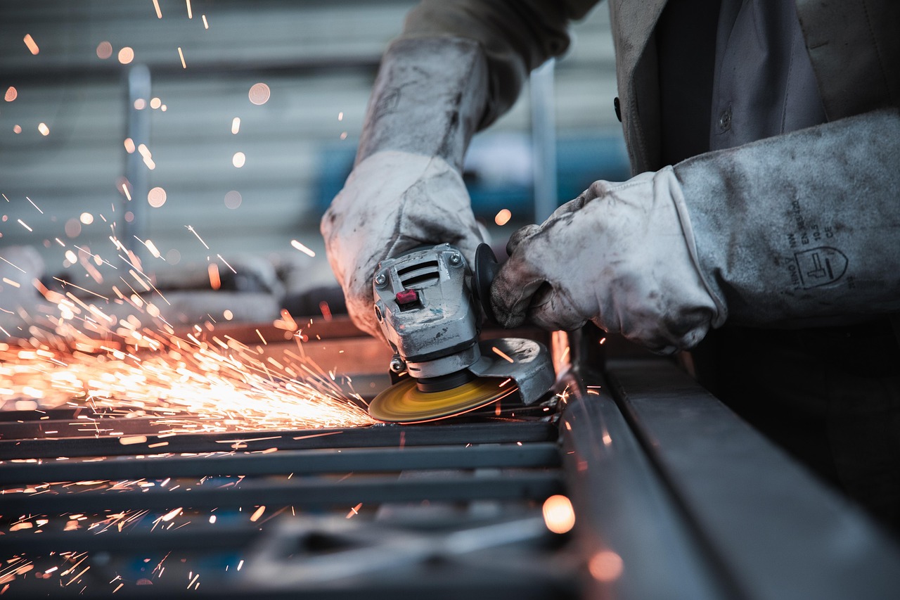 worker, grinder, factory, workplace, workshop, production, manufacturing, industry, metal work, work, steel, metal, prof