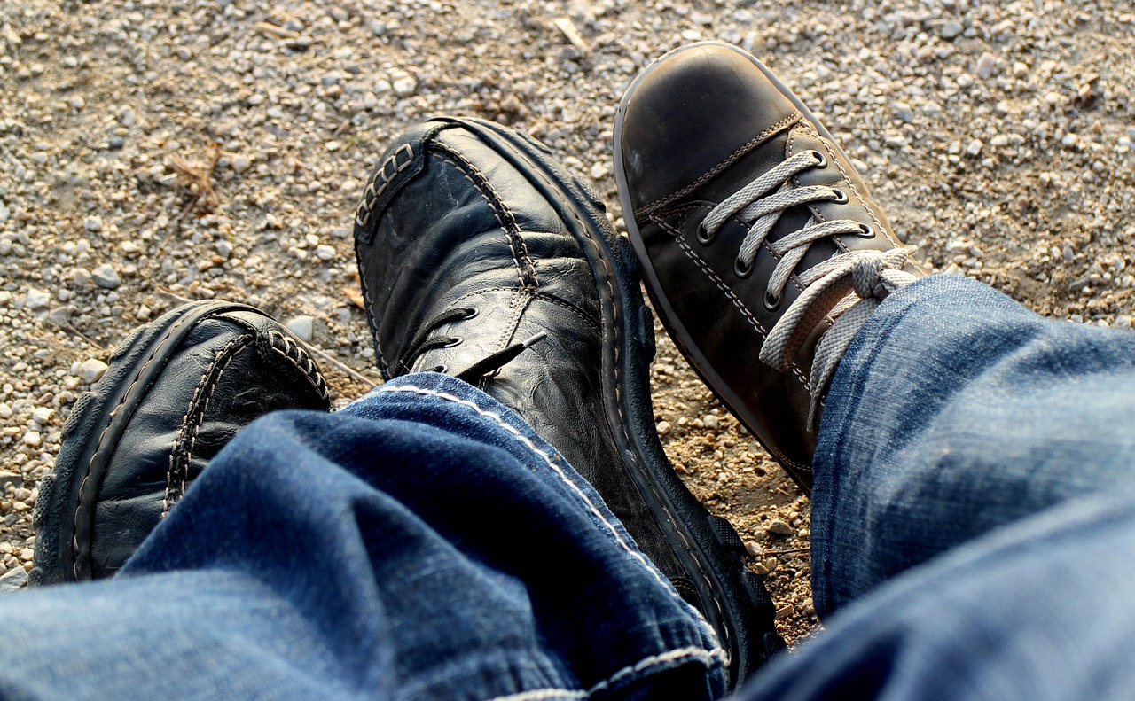 shoe, shoes, foot, feet, different, shoelaces